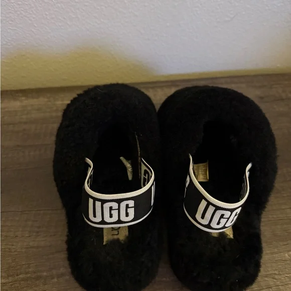 UGG  Black Fluffy Slides - Picture 5 of 8